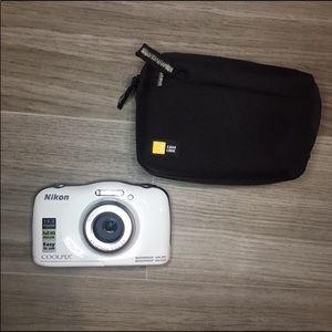 Coolpix W100 white camera and case